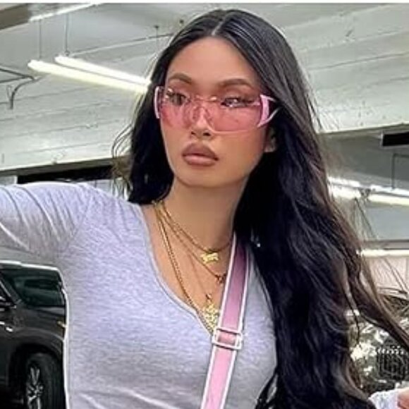 Woman's pink barbie sunglasses - Picture 1 of 3